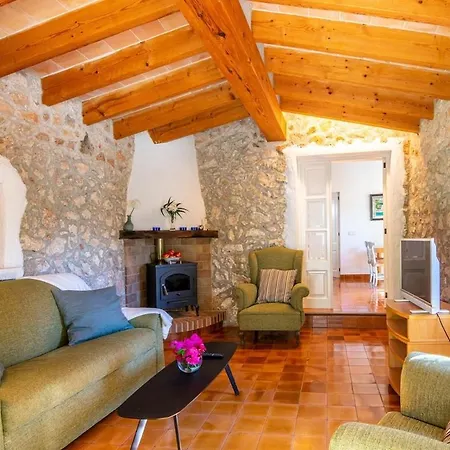 Villa Miquel, In *