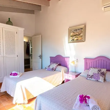 Miquel, In Villa