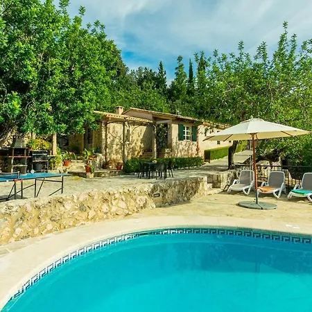 Villa Miquel, In
